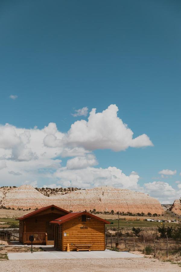 Log Cottages At Bryce Canyon #1 Cannonville Exterior photo